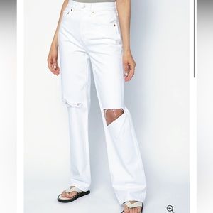 Re/Done 90s High Rise Loose Distressed Jean in White